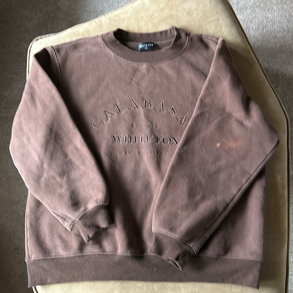 White Fox crewneck sweatshirtt